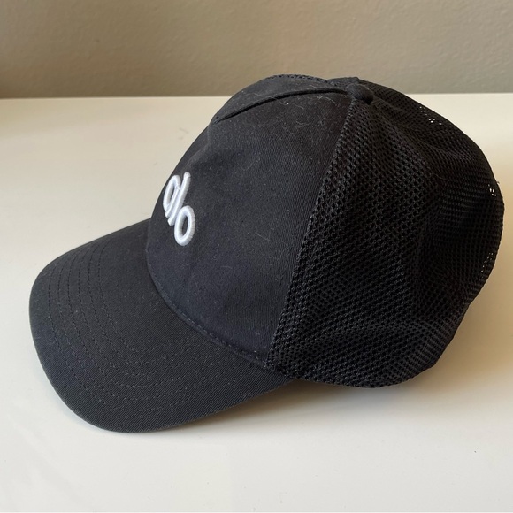 ALO adjustable trucker hat black - Picture 3 of 4